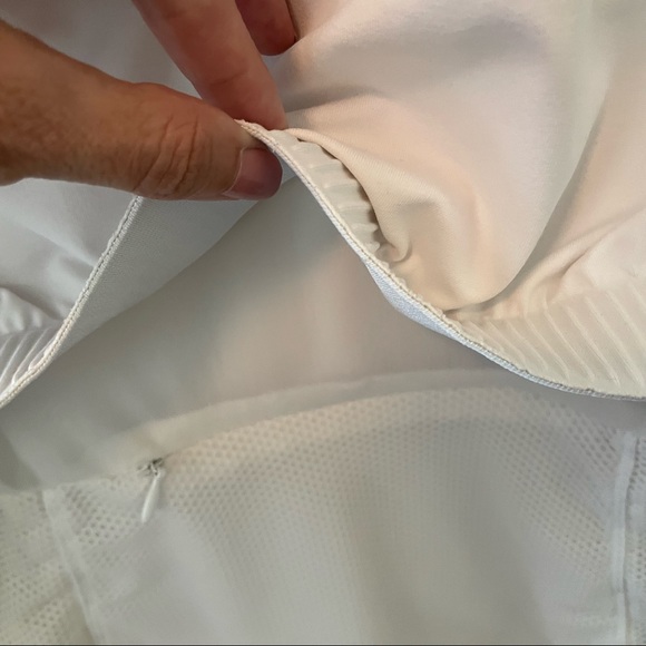 Fabletics long sleeve white pullover jacket with pockets and pouch on back. - Picture 5 of 6